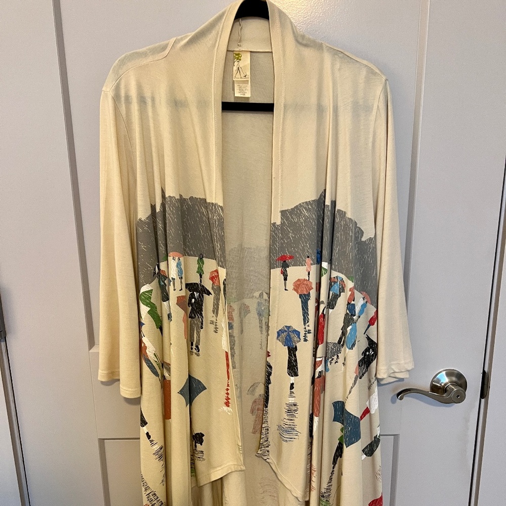 Lightweight cardigan/ great over leggings